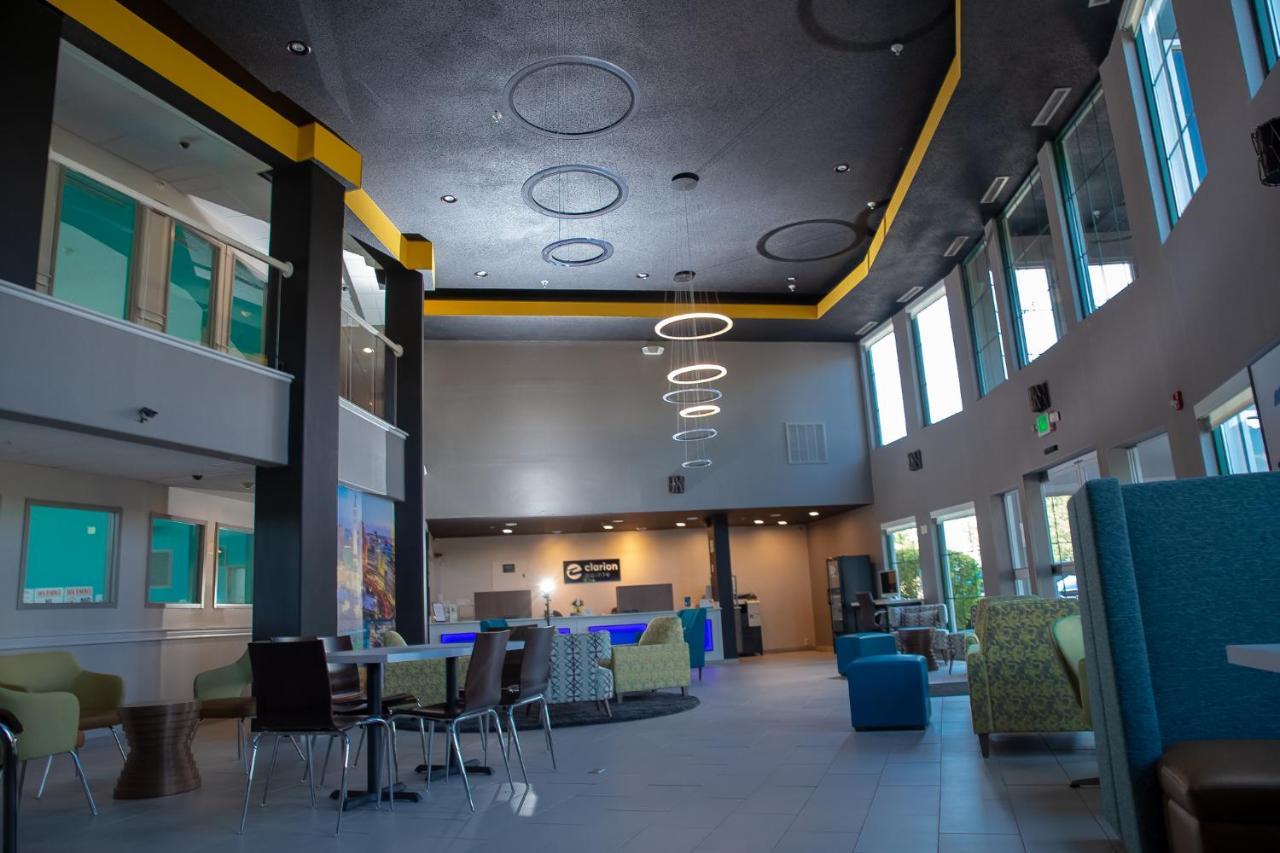 Clarion Pointe Indianapolis Airport Hotel Plainfield Exterior photo
